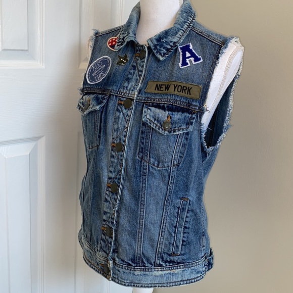 American Eagle Outfitters Denim Patched Vest - Picture 5 of 11
